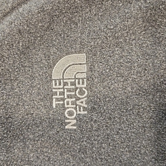 THE NORTH FACE MEN'S FULLZIP GREY FLEECE JACKET. NO SZ TAG. PLZ SEE MEASUREMENTS - Picture 5 of 14